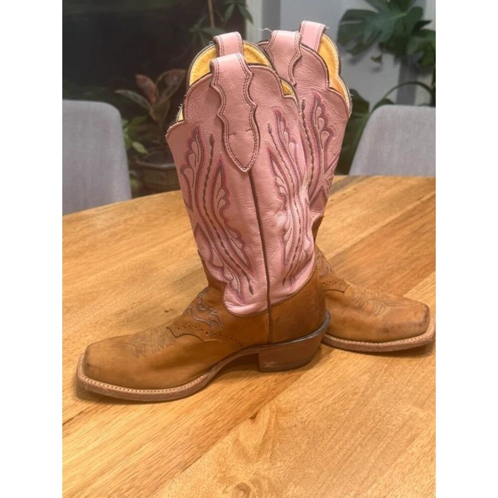 Justin Boots Coffee Pink Square Top Sz 6.5 western coastal Cowgirl